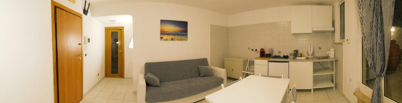 Bed and Breakfast Relux Барі Екстер'єр фото